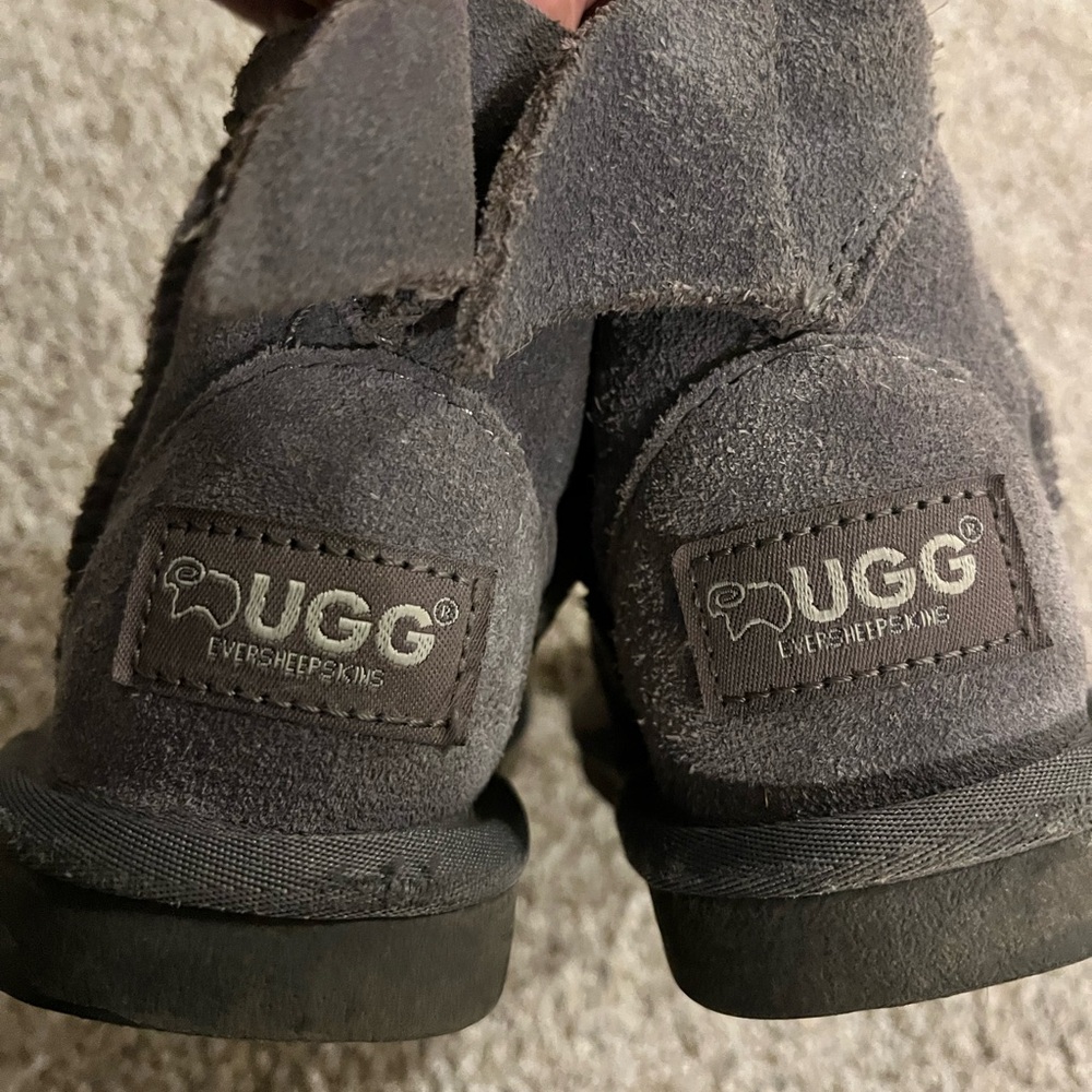 UGG Kids Gray and Red Shark Boots - Picture 3 of 5
